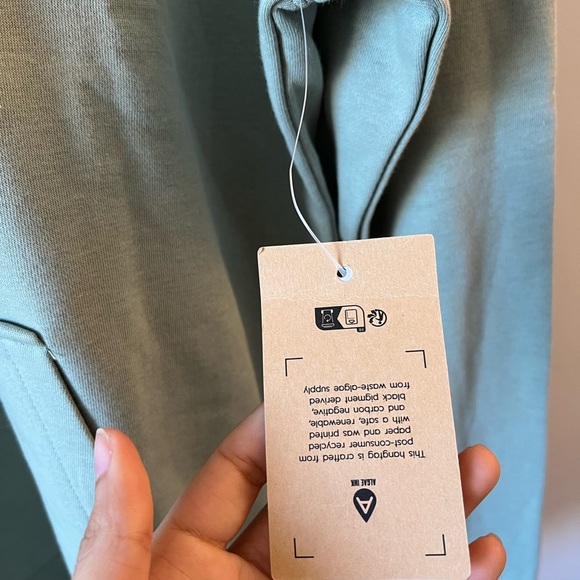 NEW Quiksilver Sweatshirt Graphic Hoodie - Picture 6 of 13